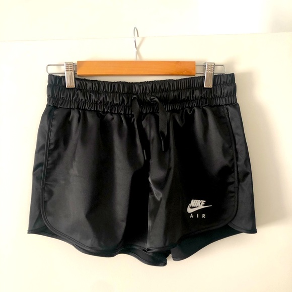 Nike shorts - Picture 2 of 2